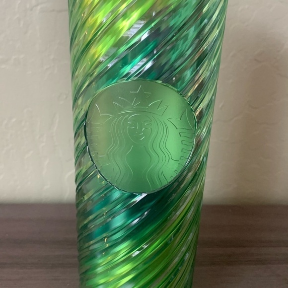 Starbucks 2022 Winter Green Twist 16oz Coffee Tumbler Mug NWT - Picture 3 of 7